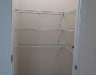 742 Northside Drive S - Photo Thumbnail 12
