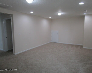 742 Northside Drive S - Photo Thumbnail 22