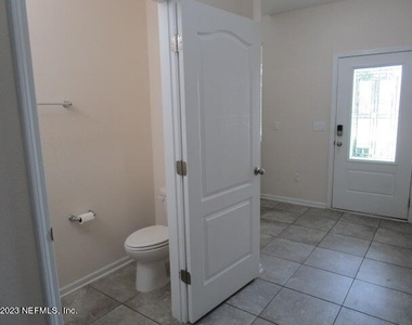 742 Northside Drive S - Photo Thumbnail 6