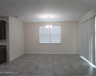 742 Northside Drive S - Photo Thumbnail 13