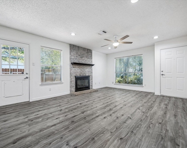 3204 Blazing Star Trl - Photo Thumbnail 3