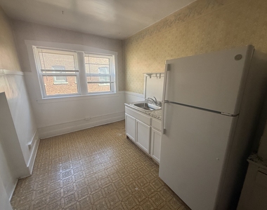 104 Lincoln Avenue - Photo Thumbnail 7
