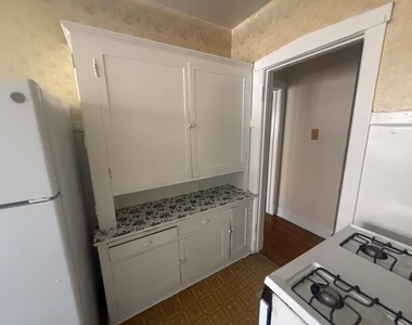 104 Lincoln Avenue - Photo Thumbnail 8