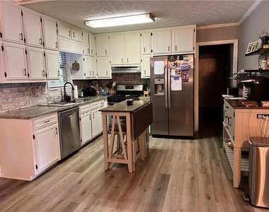 130 Shaw Drive - Photo Thumbnail 1