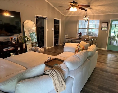 130 Shaw Drive - Photo Thumbnail 2