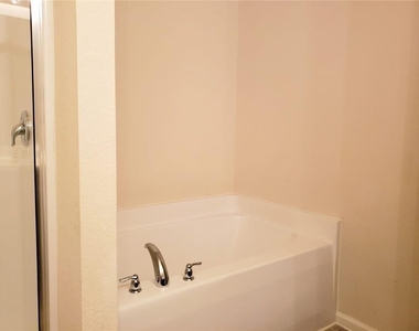 939 Independence Avenue - Photo Thumbnail 9