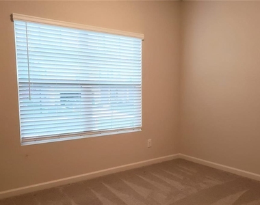 939 Independence Avenue - Photo Thumbnail 8