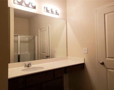 939 Independence Avenue - Photo Thumbnail 11
