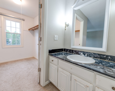 5s735 Park Meadow Drive - Photo Thumbnail 10
