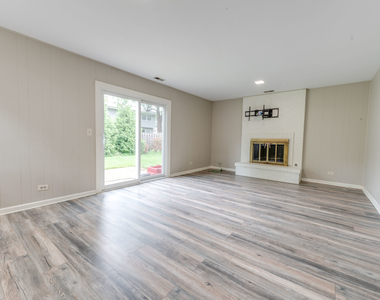 5s735 Park Meadow Drive - Photo Thumbnail 5