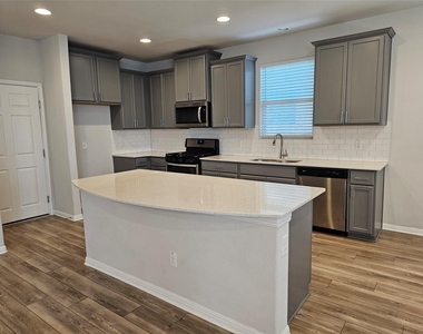 128 Munk Ln - Photo Thumbnail 2