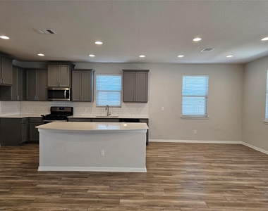 128 Munk Ln - Photo Thumbnail 4