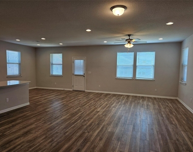 128 Munk Ln - Photo Thumbnail 3