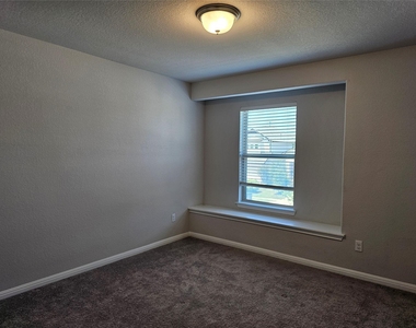 128 Munk Ln - Photo Thumbnail 7
