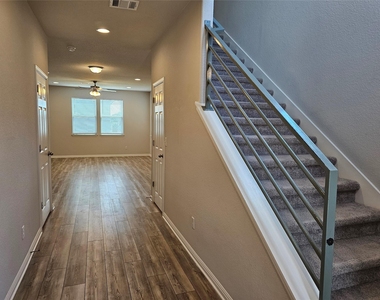 128 Munk Ln - Photo Thumbnail 1