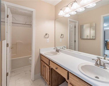5747 Starboard Court - Photo Thumbnail 26