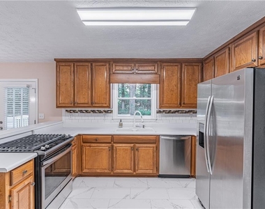 5747 Starboard Court - Photo Thumbnail 19