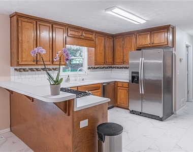 5747 Starboard Court - Photo Thumbnail 16