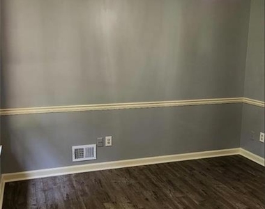 1011 Forest Park Lane - Photo Thumbnail 2