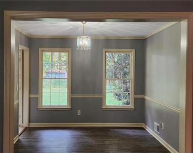 1011 Forest Park Lane - Photo Thumbnail 4