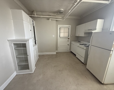 3252 Maple Avenue - Photo Thumbnail 5
