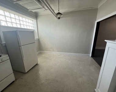 3252 Maple Avenue - Photo Thumbnail 3