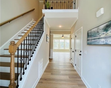 6960 Diana Circle - Photo Thumbnail 4
