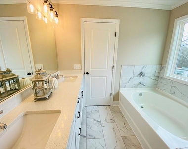 6960 Diana Circle - Photo Thumbnail 32