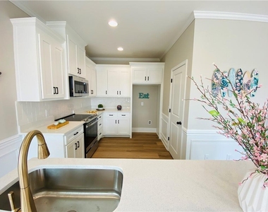 6960 Diana Circle - Photo Thumbnail 18