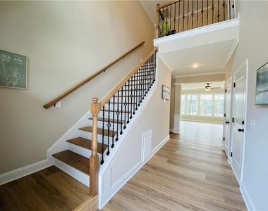 6960 Diana Circle - Photo Thumbnail 5