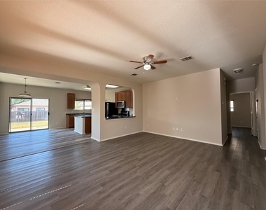 1722 E Mesa Park Cv - Photo Thumbnail 4