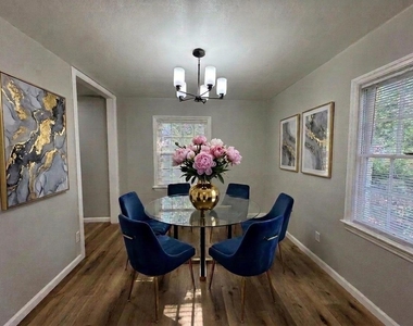 1619 Evergreen Street - Photo Thumbnail 2
