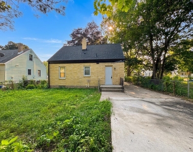 1619 Evergreen Street - Photo Thumbnail 14