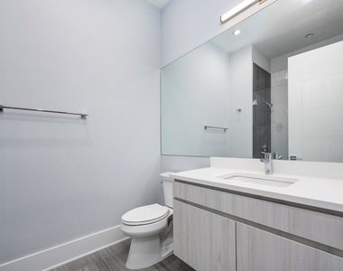 812 W Adams Street - Photo Thumbnail 10