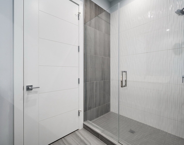 812 W Adams Street - Photo Thumbnail 11