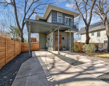 2709 E 3rd St - Photo Thumbnail 18