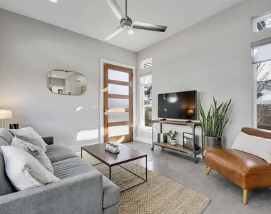 2709 E 3rd St - Photo Thumbnail 4