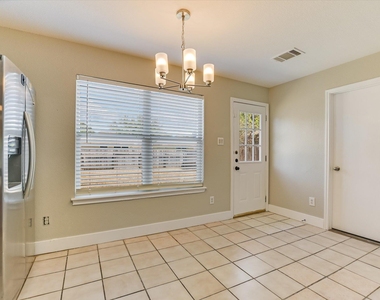 3303 Barksdale Dr - Photo Thumbnail 4