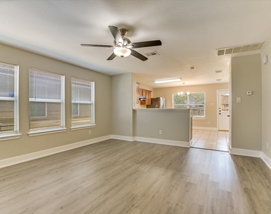 3303 Barksdale Dr - Photo Thumbnail 2