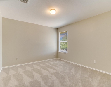 3303 Barksdale Dr - Photo Thumbnail 15