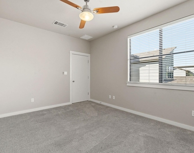 2911 Corbin Ln - Photo Thumbnail 21