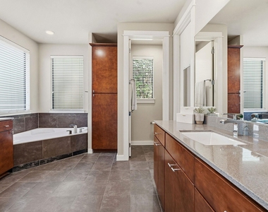 2911 Corbin Ln - Photo Thumbnail 16
