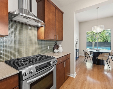 2911 Corbin Ln - Photo Thumbnail 8