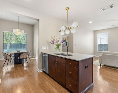 2911 Corbin Ln - Photo Thumbnail 7