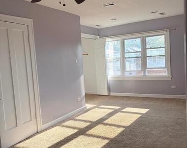 5540 N Luna Avenue - Photo Thumbnail 7