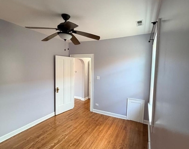 5540 N Luna Avenue - Photo Thumbnail 5