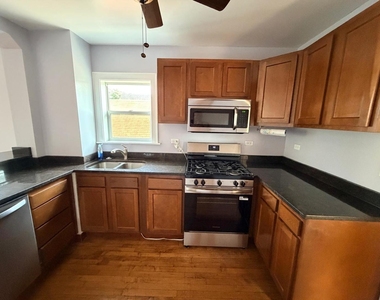5540 N Luna Avenue - Photo Thumbnail 13