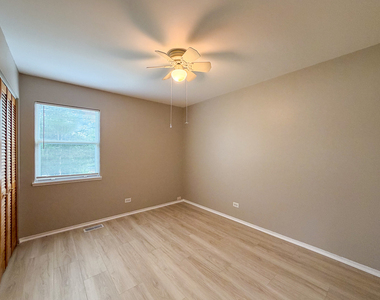 2615 Oakshire Court - Photo Thumbnail 9