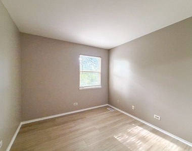 2615 Oakshire Court - Photo Thumbnail 8