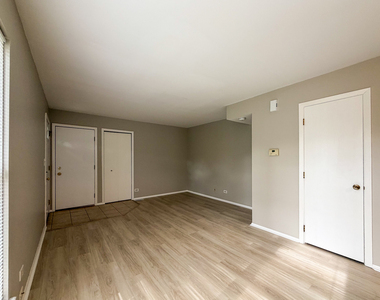 2615 Oakshire Court - Photo Thumbnail 5